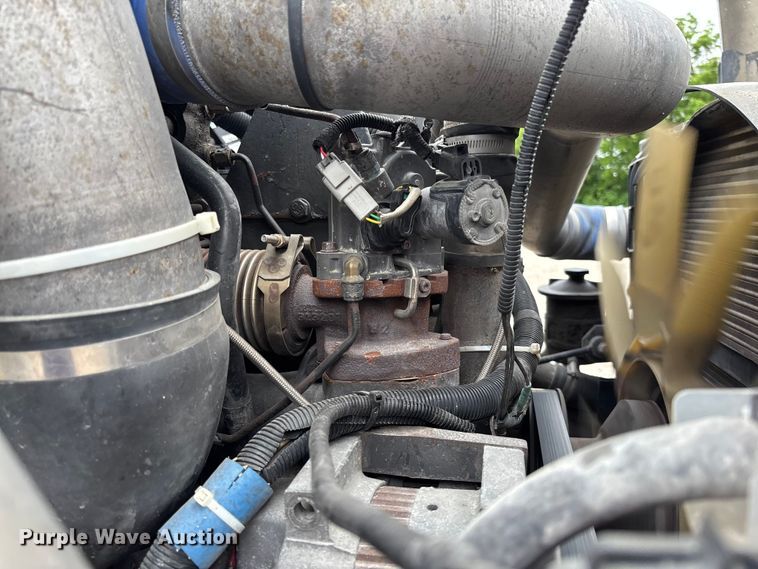 image for item FC5808 2007 International 8600 semi truck