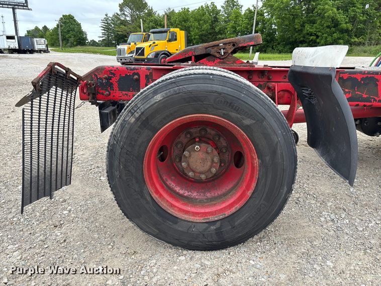 image for item FC5808 2007 International 8600 semi truck