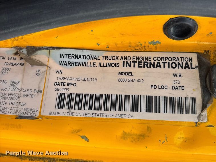 image for item FC5808 2007 International 8600 semi truck