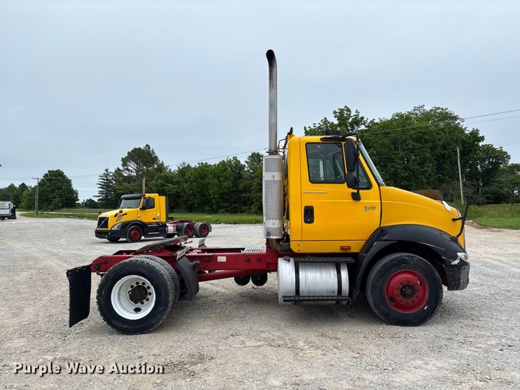 image for item FC5809 2007 International 8600 semi truck