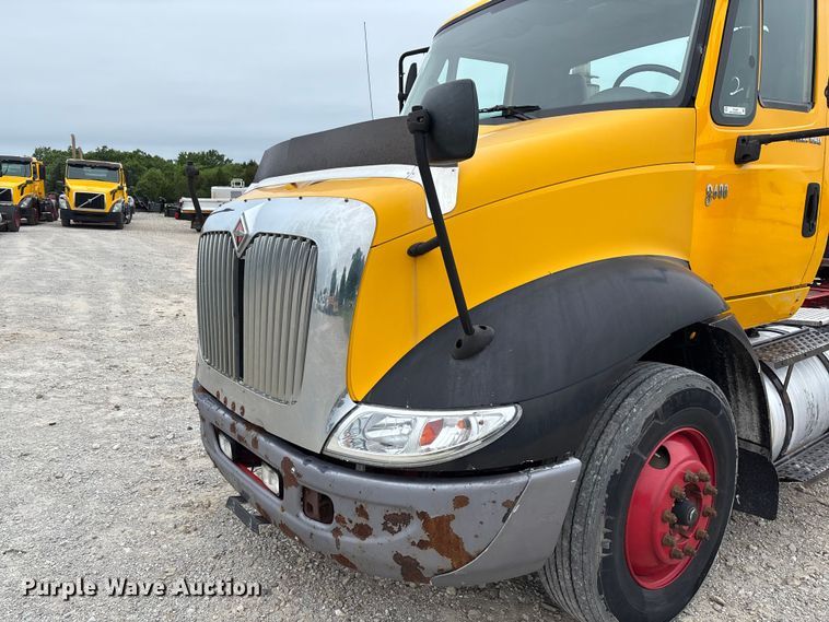 image for item FC5809 2007 International 8600 semi truck