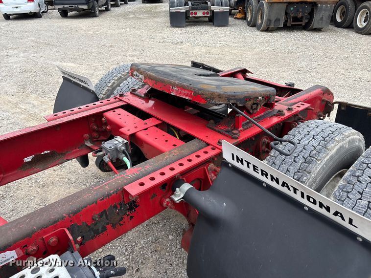 image for item FC5809 2007 International 8600 semi truck