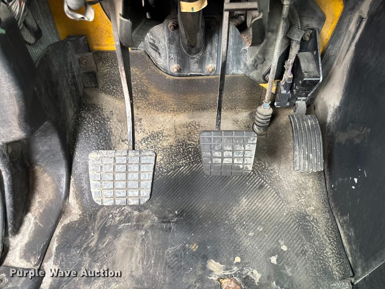 image for item FC5809 2007 International 8600 semi truck