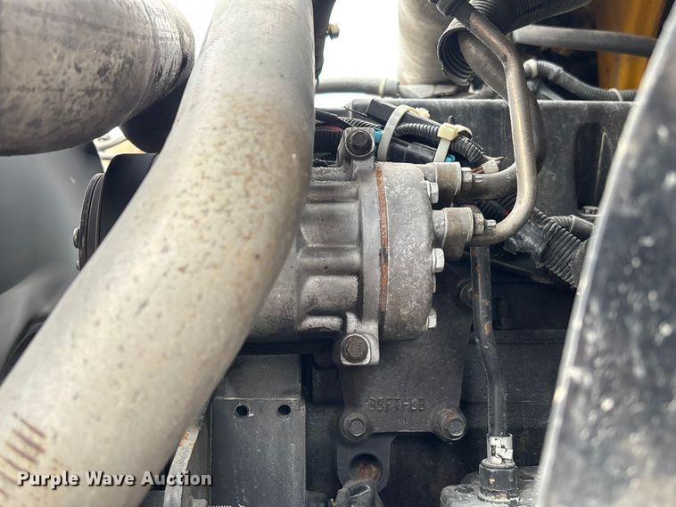 image for item FC5809 2007 International 8600 semi truck
