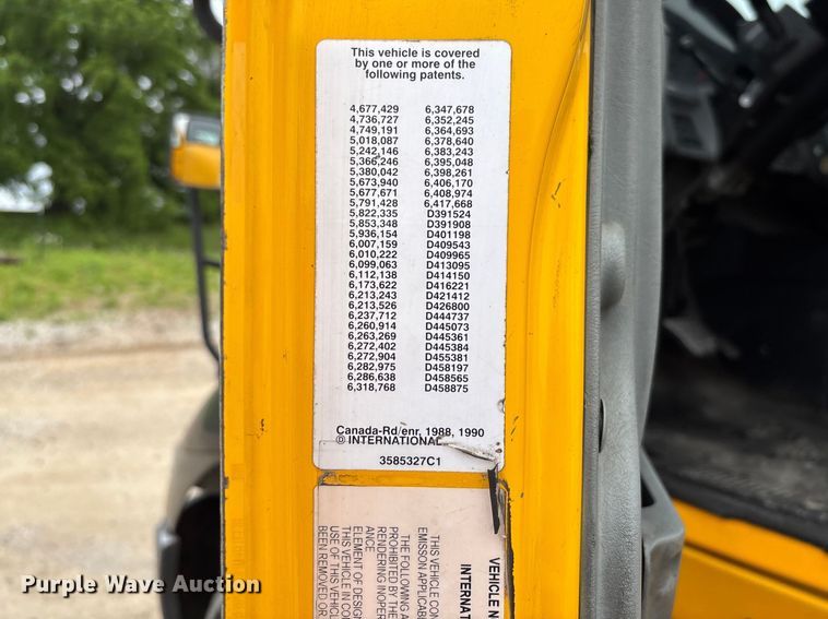 image for item FC5809 2007 International 8600 semi truck