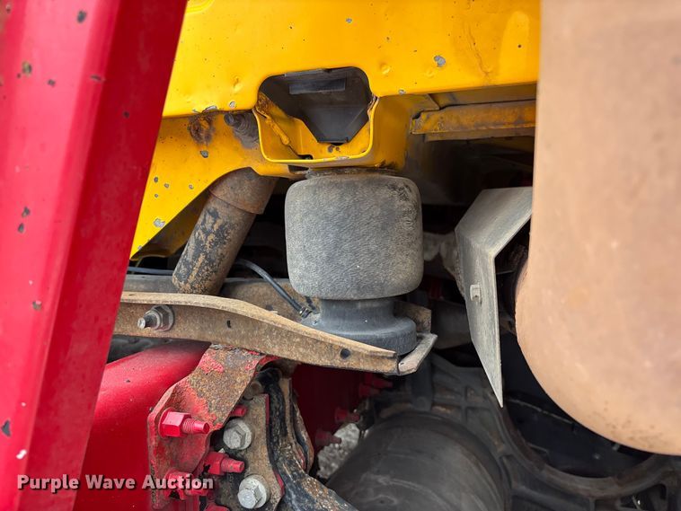 image for item FC5811 2016 Volvo VNL semi truck