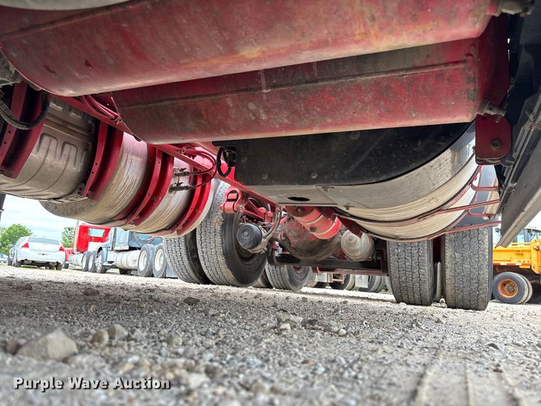 image for item FC5812 2016 Volvo VNL semi truck