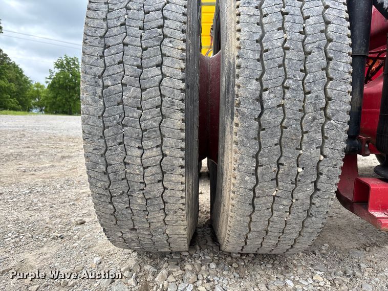 image for item FC5812 2016 Volvo VNL semi truck