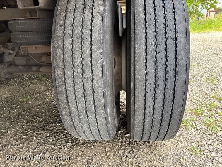 image for item FC5837 2008 Strick dry van trailer