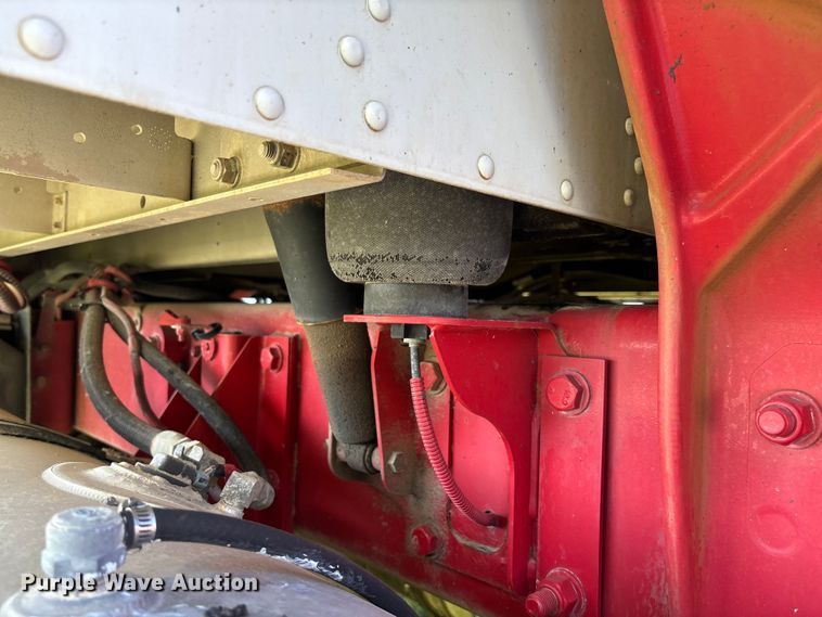 image for item FC5854 2013 Kenworth T660 semi truck