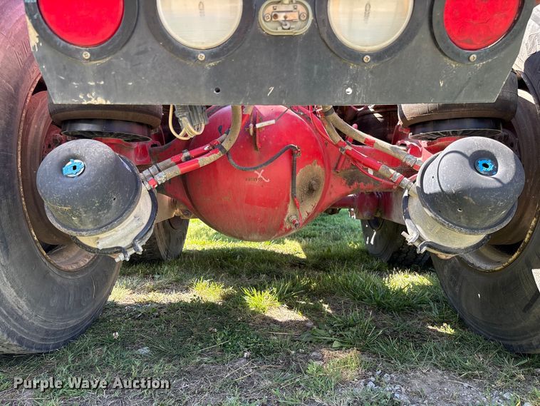 image for item FC5854 2013 Kenworth T660 semi truck