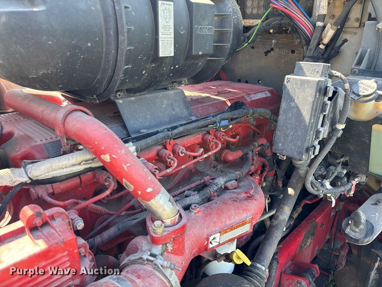 image for item FC5854 2013 Kenworth T660 semi truck