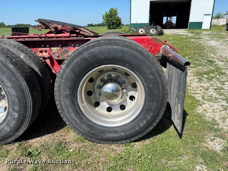 image for item FC5854 2013 Kenworth T660 semi truck