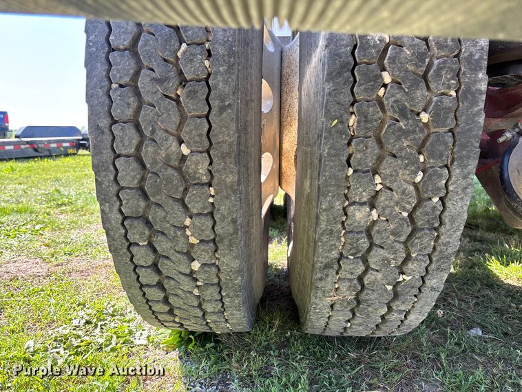 image for item FC5854 2013 Kenworth T660 semi truck