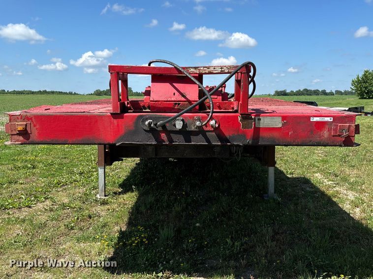 image for item FC5855 2004 Trail King TK70HT-523 drop deck hydraulic tail equipment trailer
