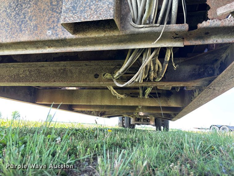 image for item FC5855 2004 Trail King TK70HT-523 drop deck hydraulic tail equipment trailer