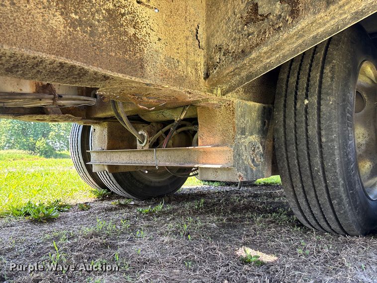 image for item FC5855 2004 Trail King TK70HT-523 drop deck hydraulic tail equipment trailer