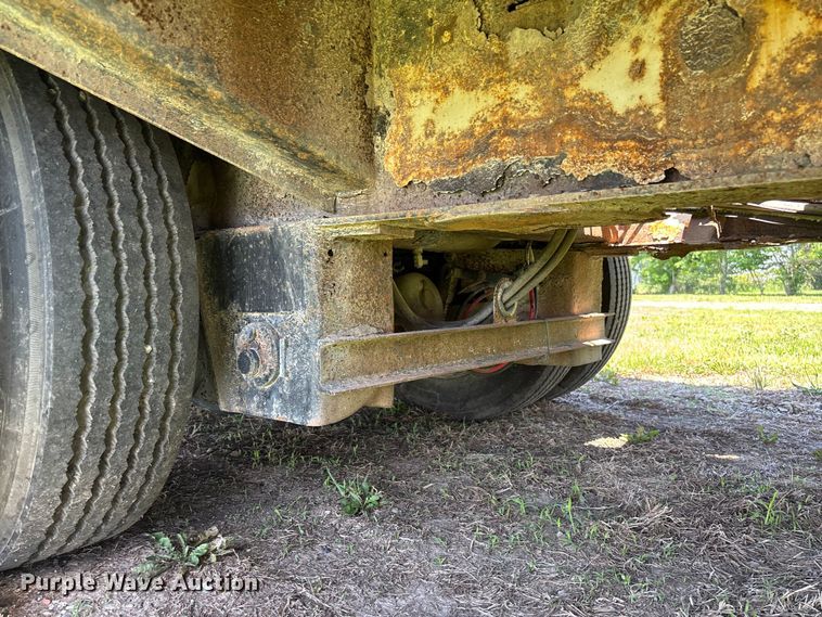 image for item FC5855 2004 Trail King TK70HT-523 drop deck hydraulic tail equipment trailer