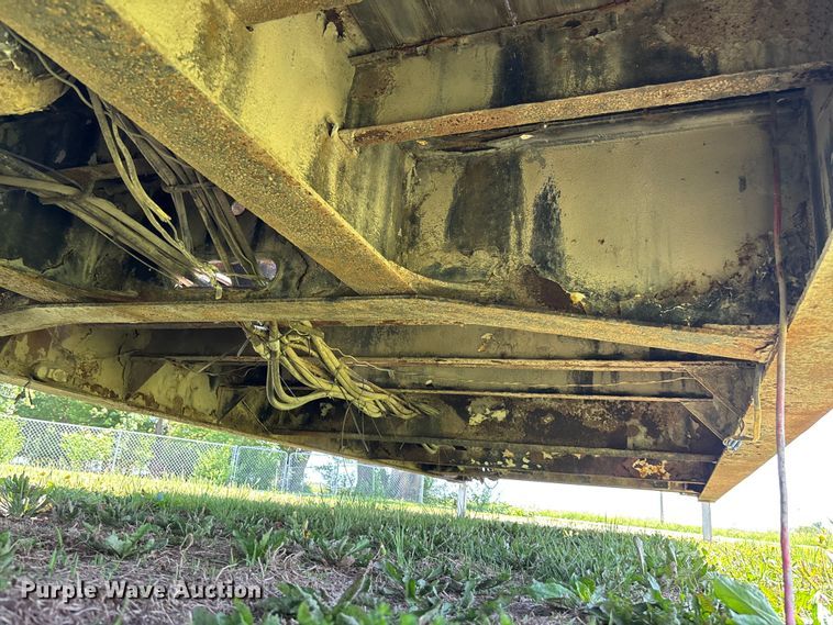 image for item FC5855 2004 Trail King TK70HT-523 drop deck hydraulic tail equipment trailer