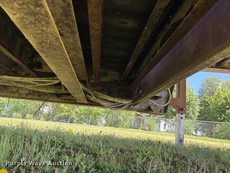 image for item FC5855 2004 Trail King TK70HT-523 drop deck hydraulic tail equipment trailer