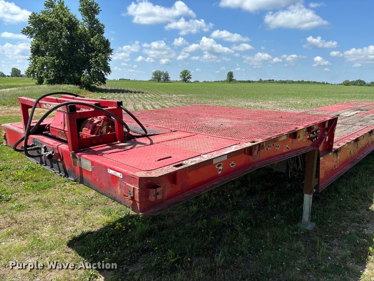 image for item FC5855 2004 Trail King TK70HT-523 drop deck hydraulic tail equipment trailer