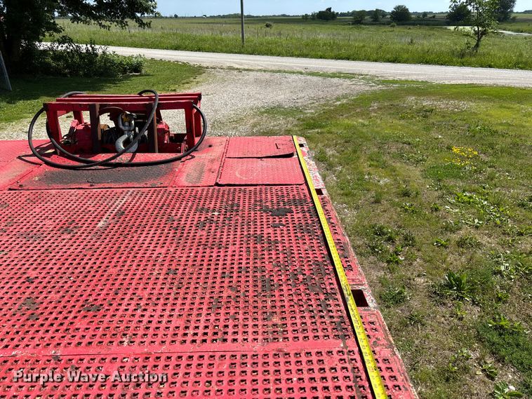 image for item FC5855 2004 Trail King TK70HT-523 drop deck hydraulic tail equipment trailer