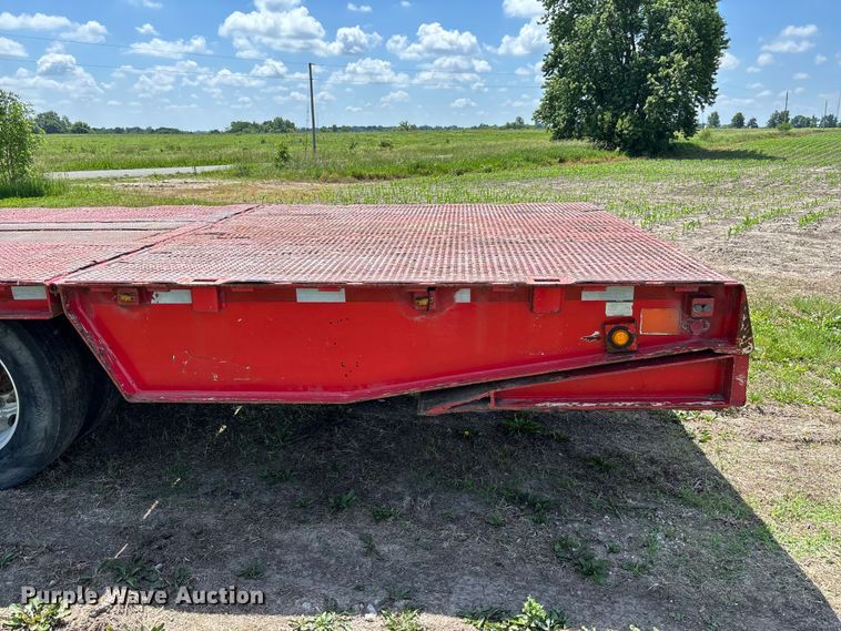 image for item FC5855 2004 Trail King TK70HT-523 drop deck hydraulic tail equipment trailer
