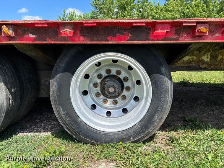 image for item FC5855 2004 Trail King TK70HT-523 drop deck hydraulic tail equipment trailer