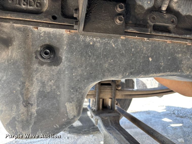 image for item FC5863 2007 Peterbilt 340 semi truck