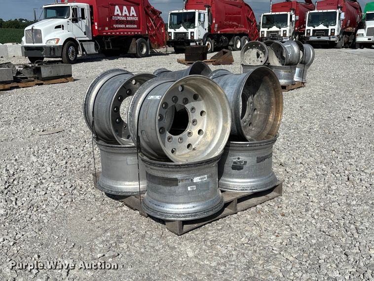 (8) 22.5x14.00 wheels