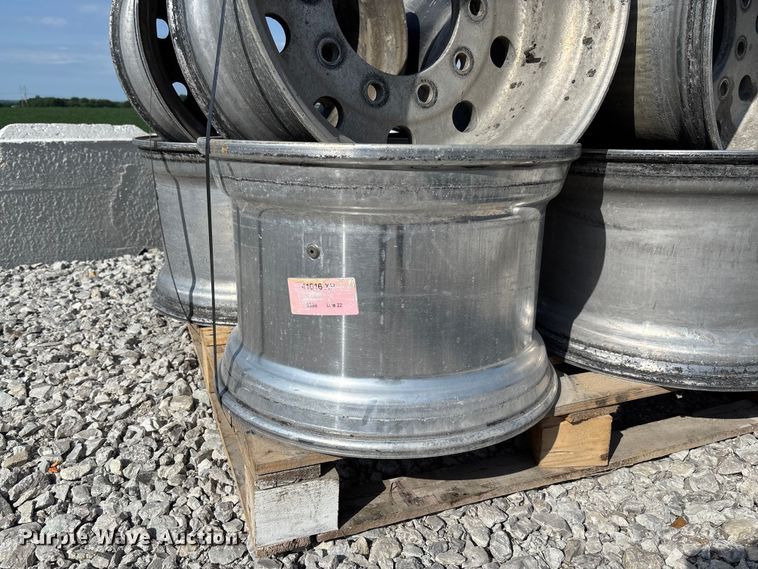 image for item FC5869 (8) 22.5x14.00 wheels
