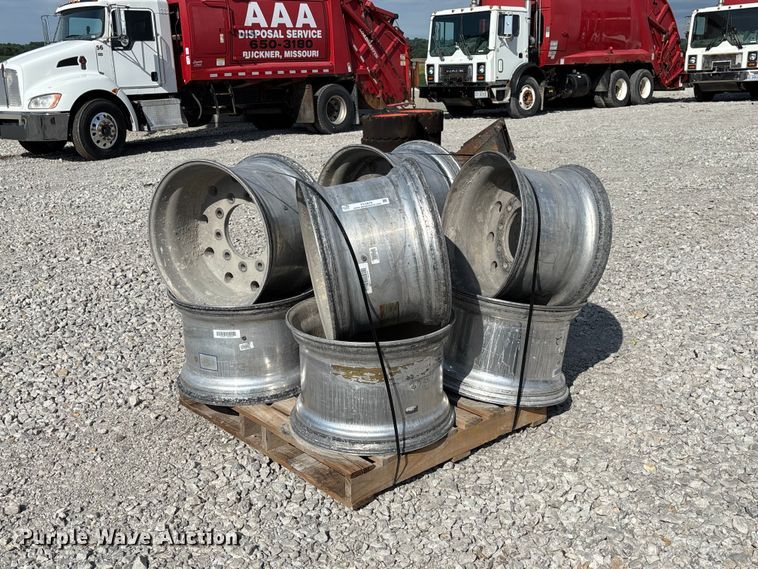 (8) 22.5x14.00 wheels
