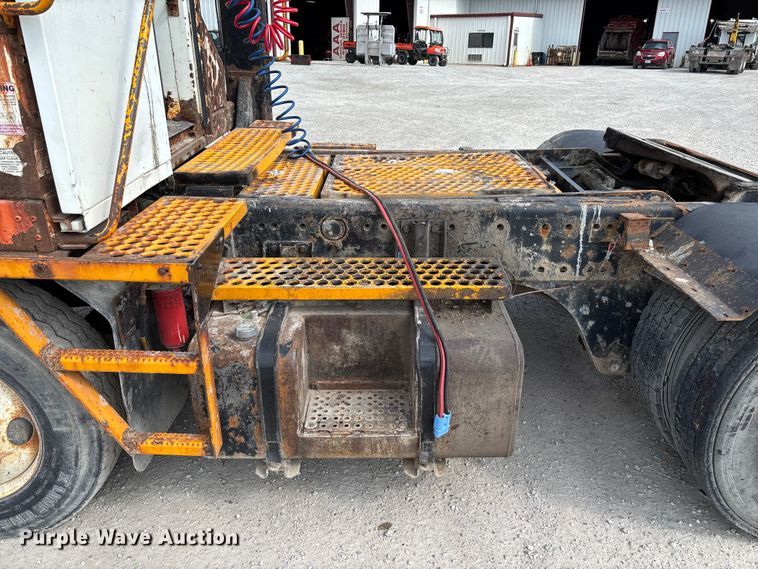 image for item FC5871 2012 Cargotec Solutions yard truck