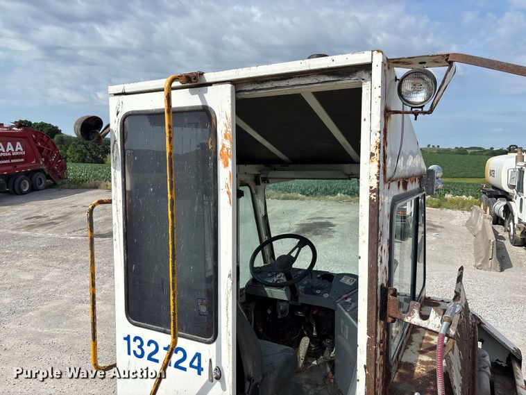 image for item FC5871 2012 Cargotec Solutions yard truck