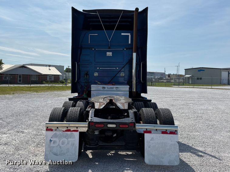 image for item FG0372 2014 Volvo VN Series semi truck