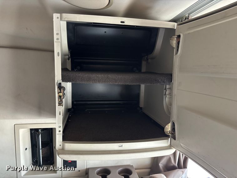 image for item FG0372 2014 Volvo VN Series semi truck