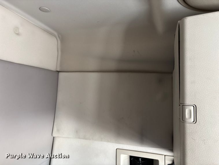 image for item FG0372 2014 Volvo VN Series semi truck