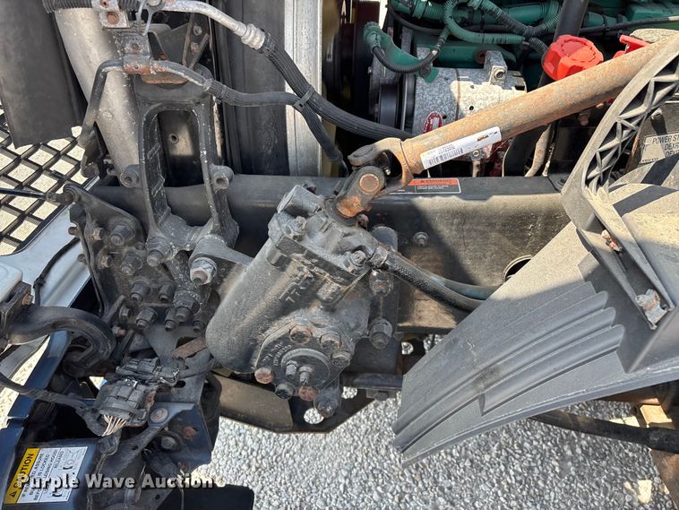 image for item FG0372 2014 Volvo VN Series semi truck