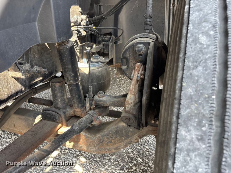 image for item FG0372 2014 Volvo VN Series semi truck
