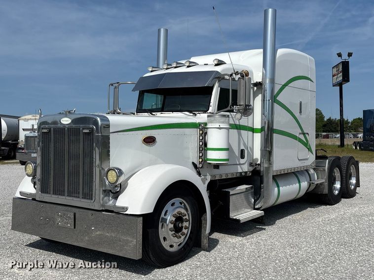 image for item FG0373 2005 Peterbilt 379 semi truck