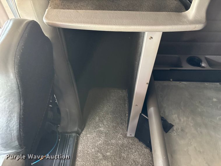 image for item FG0373 2005 Peterbilt 379 semi truck