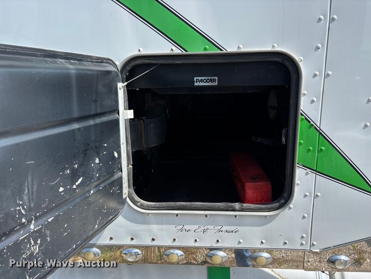 image for item FG0373 2005 Peterbilt 379 semi truck