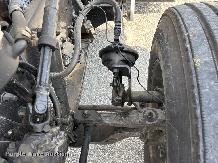 image for item FG0373 2005 Peterbilt 379 semi truck