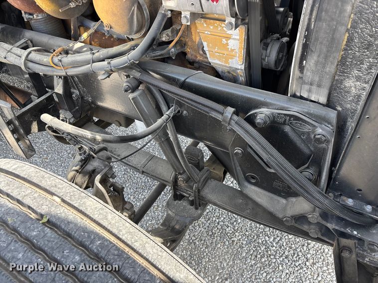 image for item FG0373 2005 Peterbilt 379 semi truck