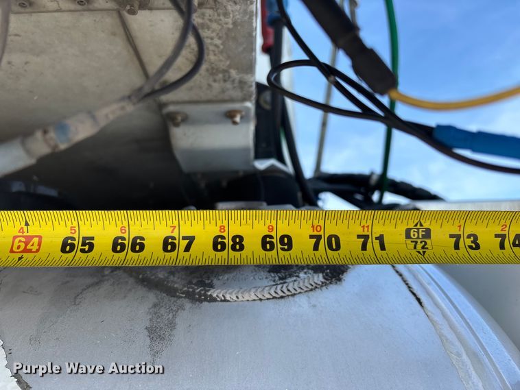 image for item FG0373 2005 Peterbilt 379 semi truck