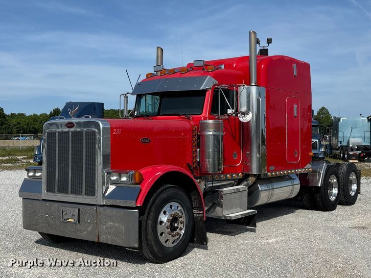 image for item FG0374 2004 Peterbilt 379 semi truck