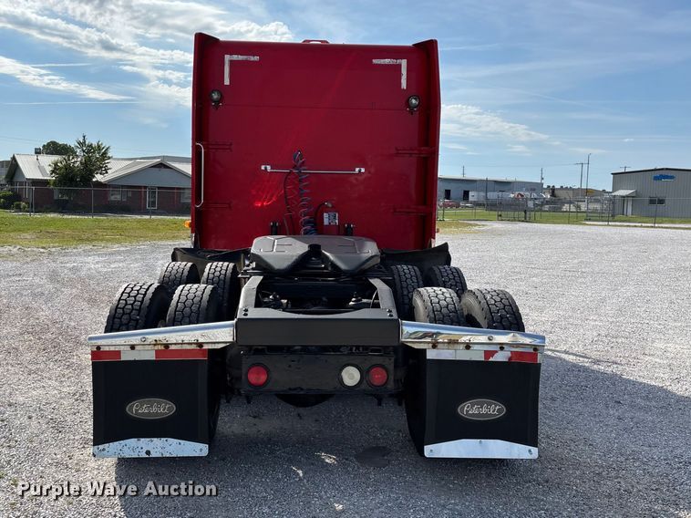 image for item FG0374 2004 Peterbilt 379 semi truck
