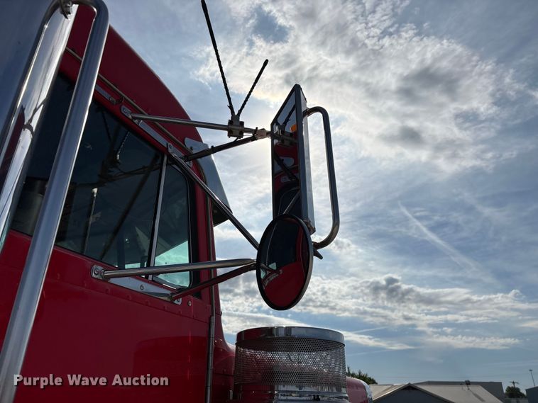 image for item FG0374 2004 Peterbilt 379 semi truck