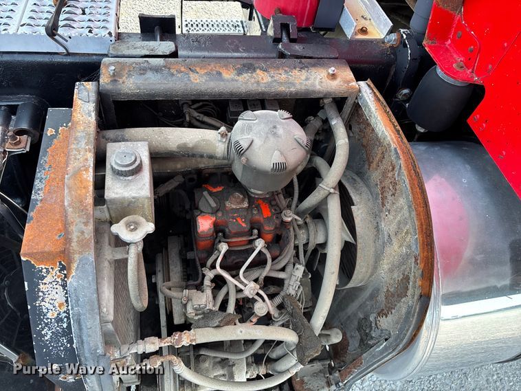 image for item FG0374 2004 Peterbilt 379 semi truck
