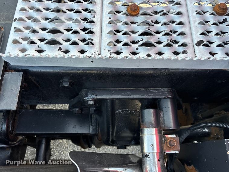 image for item FG0374 2004 Peterbilt 379 semi truck